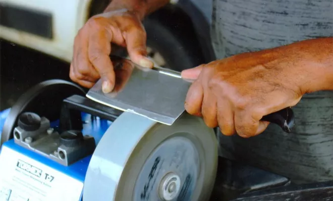 Affûtage de couteaux , L'Étang-Salé, La Lame Affûtée